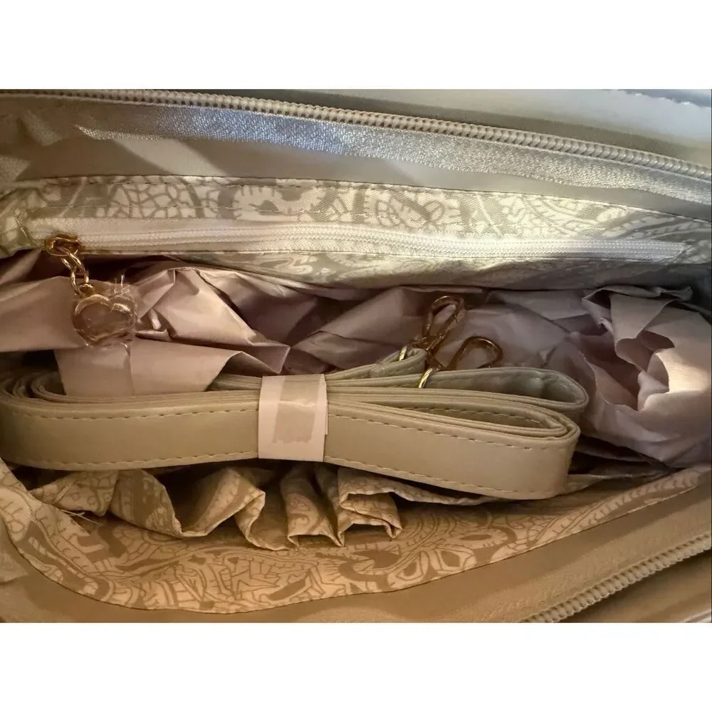 Bella Russo Purse Handbag Light Gray Gold Hardware Quilted Shoulder Strap (7020)